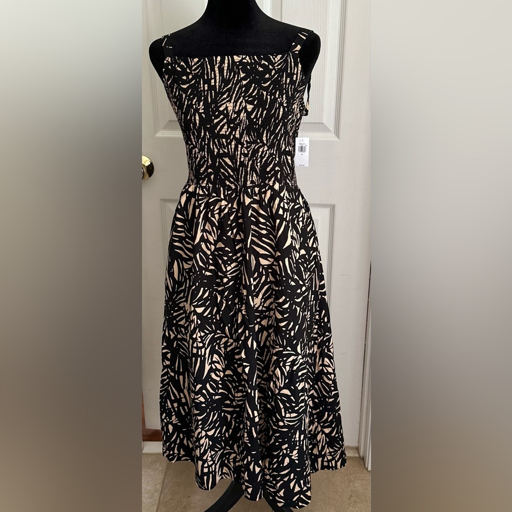 Old Navy summer dress with pockets size M